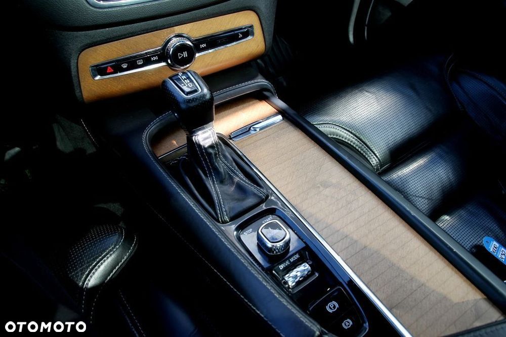 Volvo XC 90 D5 AWD Inscription - 17