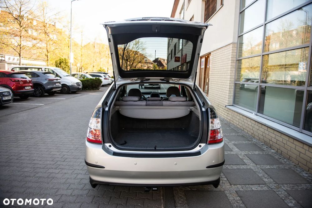 Toyota Prius 1.5 VVT-i Prestige - 6