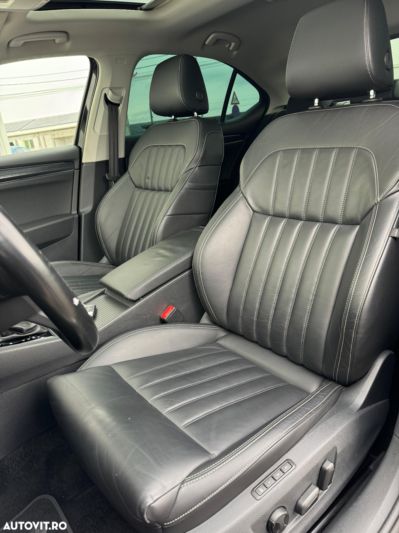 Skoda Superb 2.0 TDI DSG Ambition - 8