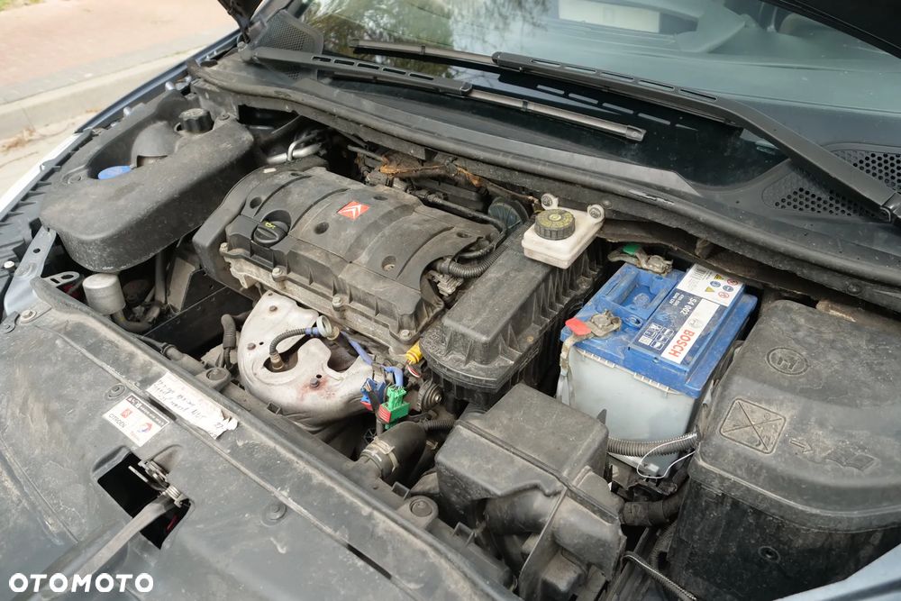 Citroën C4 1.6 16V VTR - 19