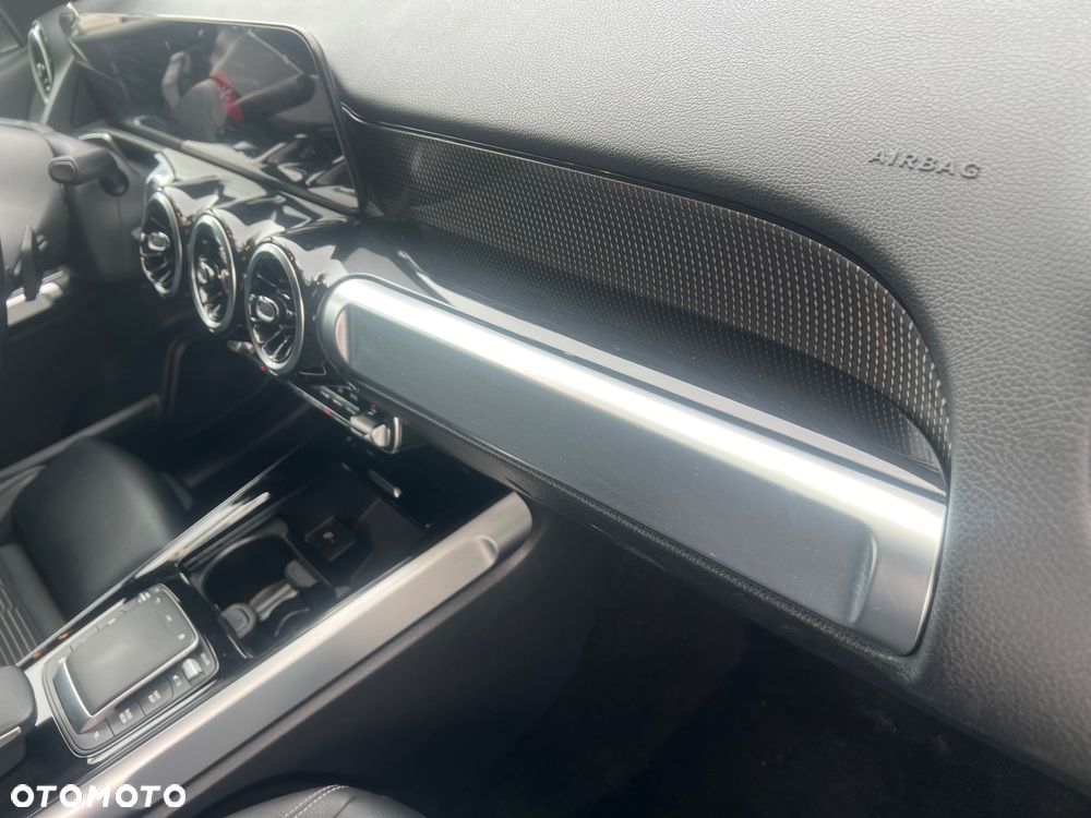 Mercedes-Benz GLB 200 d 8G-DCT Progressive - 16