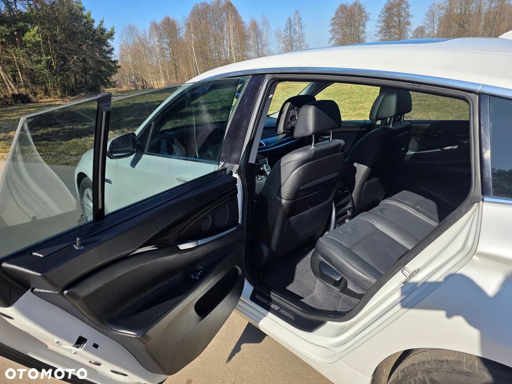 BMW Seria 5 535i xDrive - 17