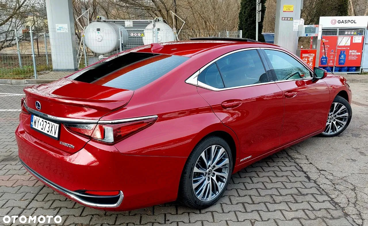 Lexus ES 300h Business Edition + - 4