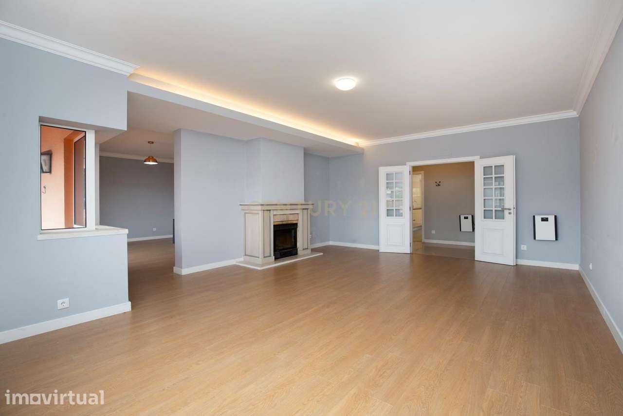 Espaçoso Apartamento T3 para arrendamento | 144 m² | A Apenas 500 m da - Grande imagem: 2/45