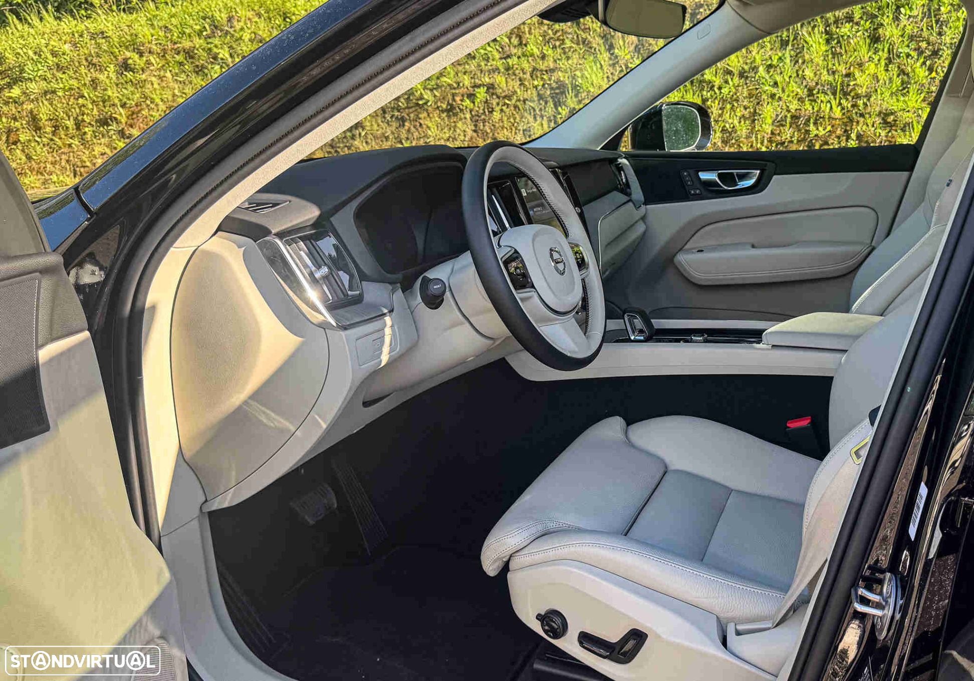 Volvo XC 60 2.0 T6 PHEV Plus Bright AWD - 9