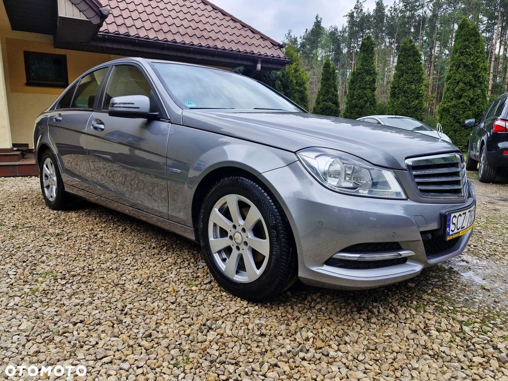 Mercedes-Benz Klasa C 180 CGI BlueEFFICIENCY Avantgarde - 19