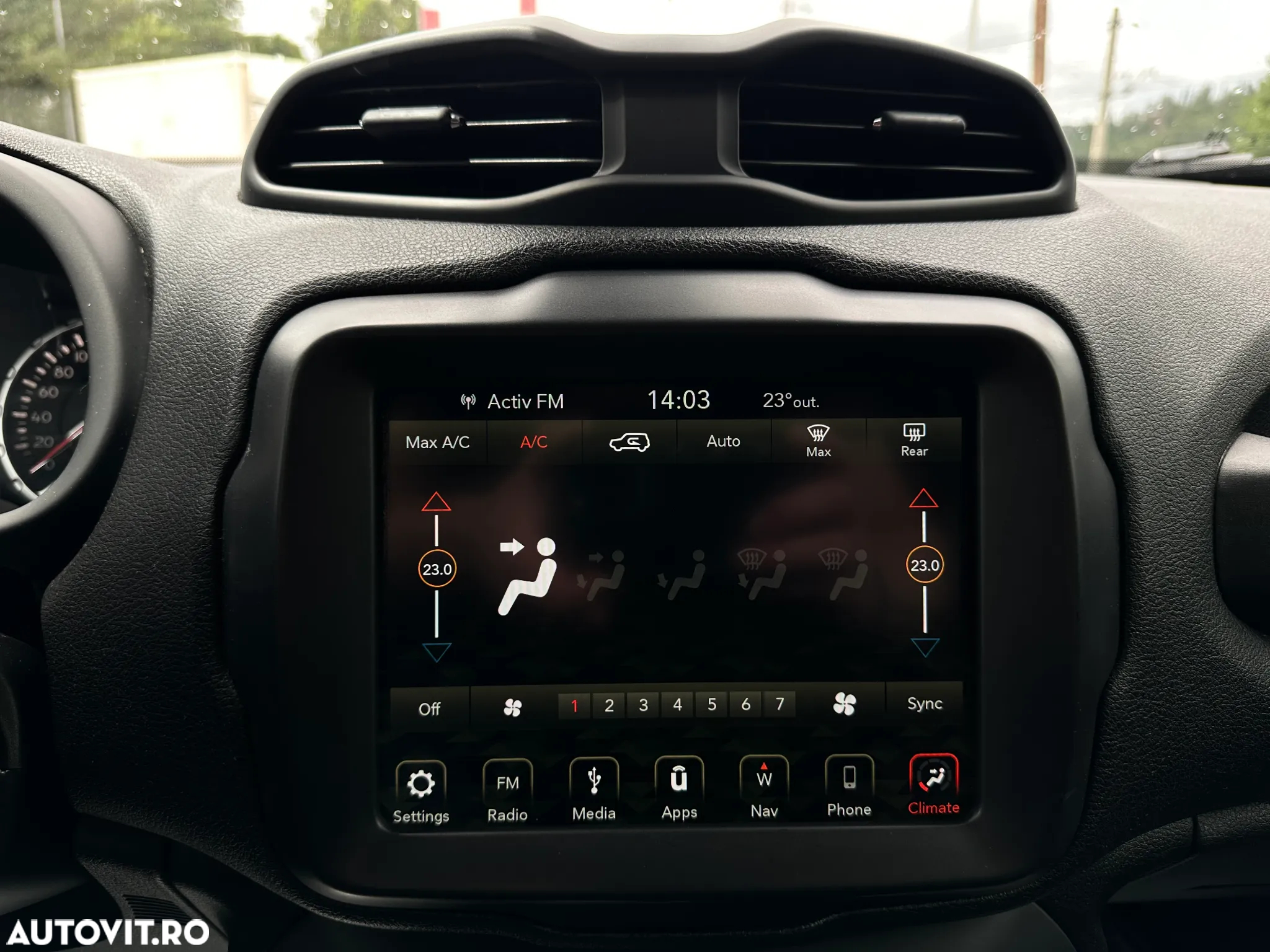 Jeep Renegade 1.3 T-GDI Automatik Longitude - 12