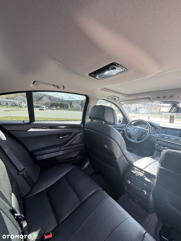 BMW Seria 5 525d xDrive - 8