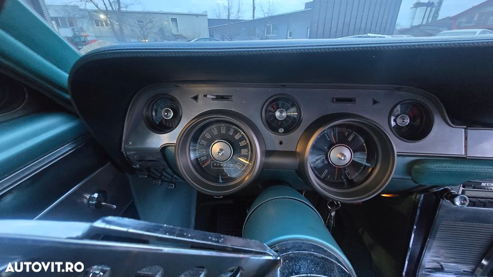 Ford Mustang - 17
