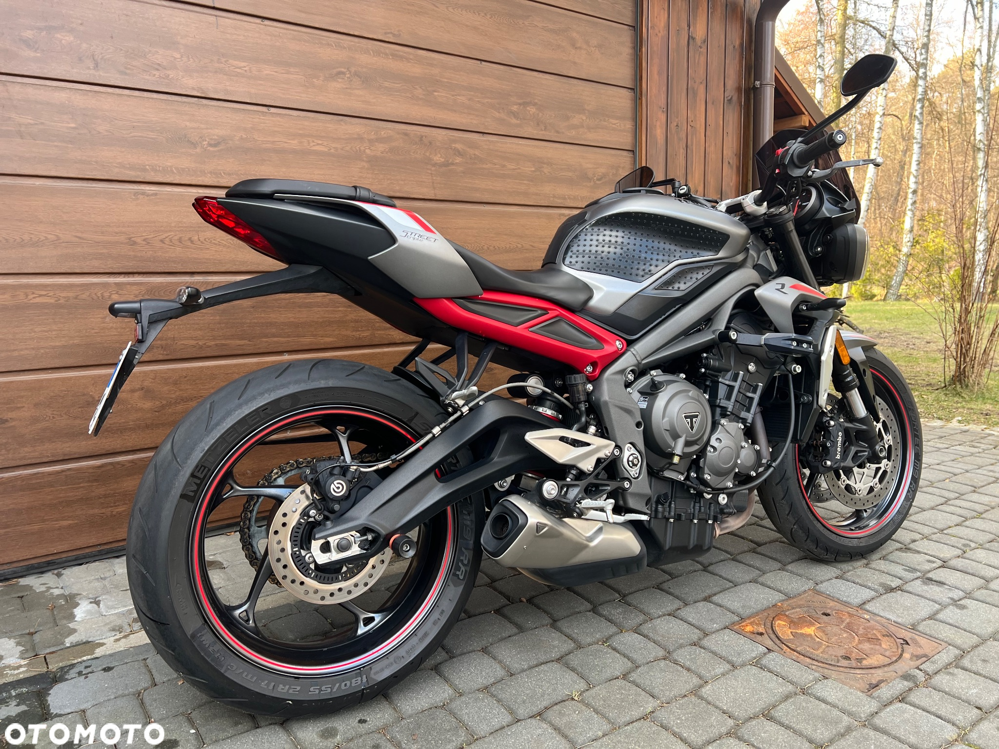 Triumph Street Triple - 7