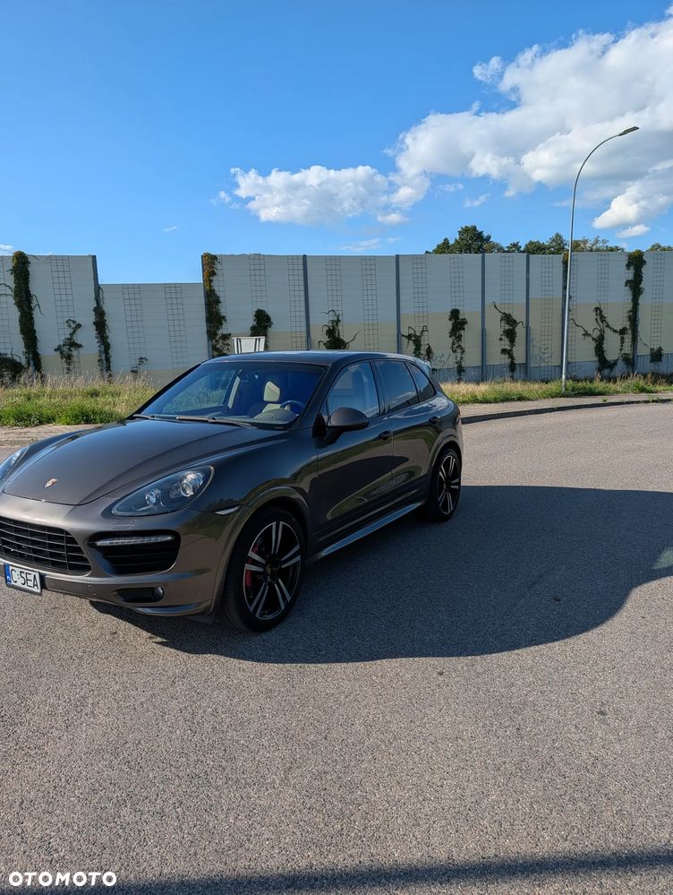 Porsche Cayenne GTS - 8