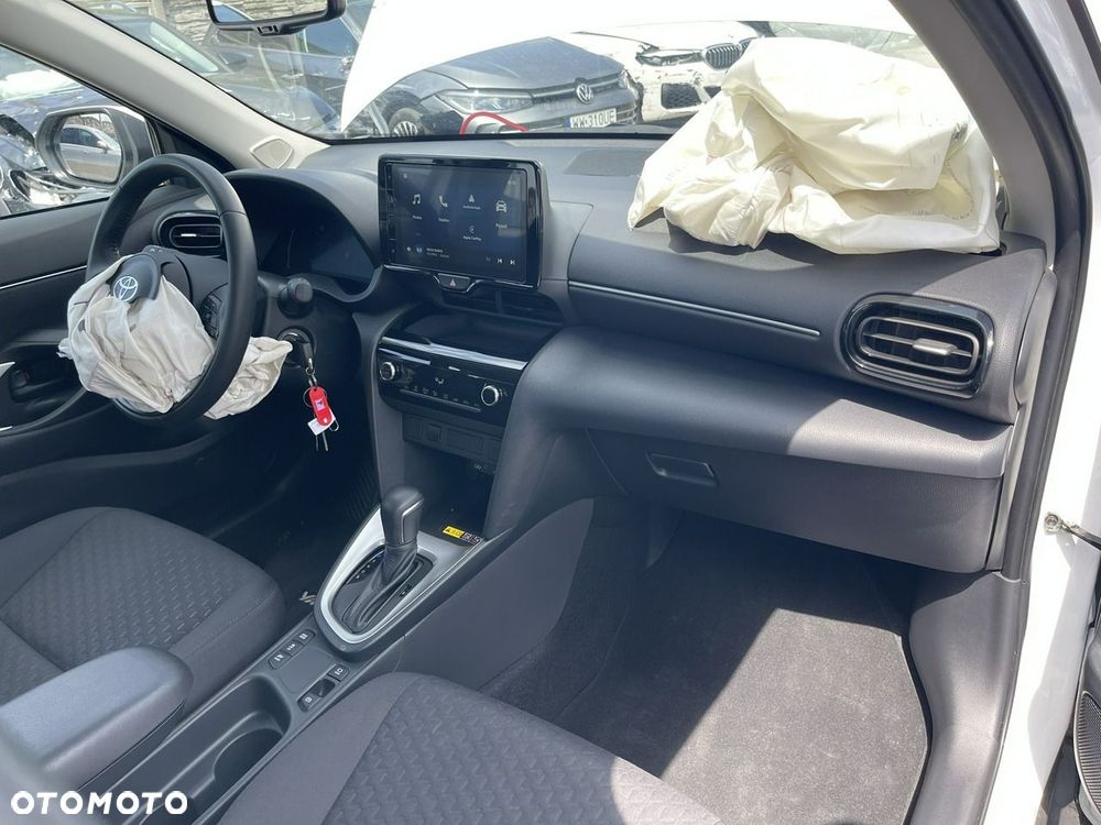 Toyota Yaris Cross Hybrid 1.5 Comfort AWD - 12