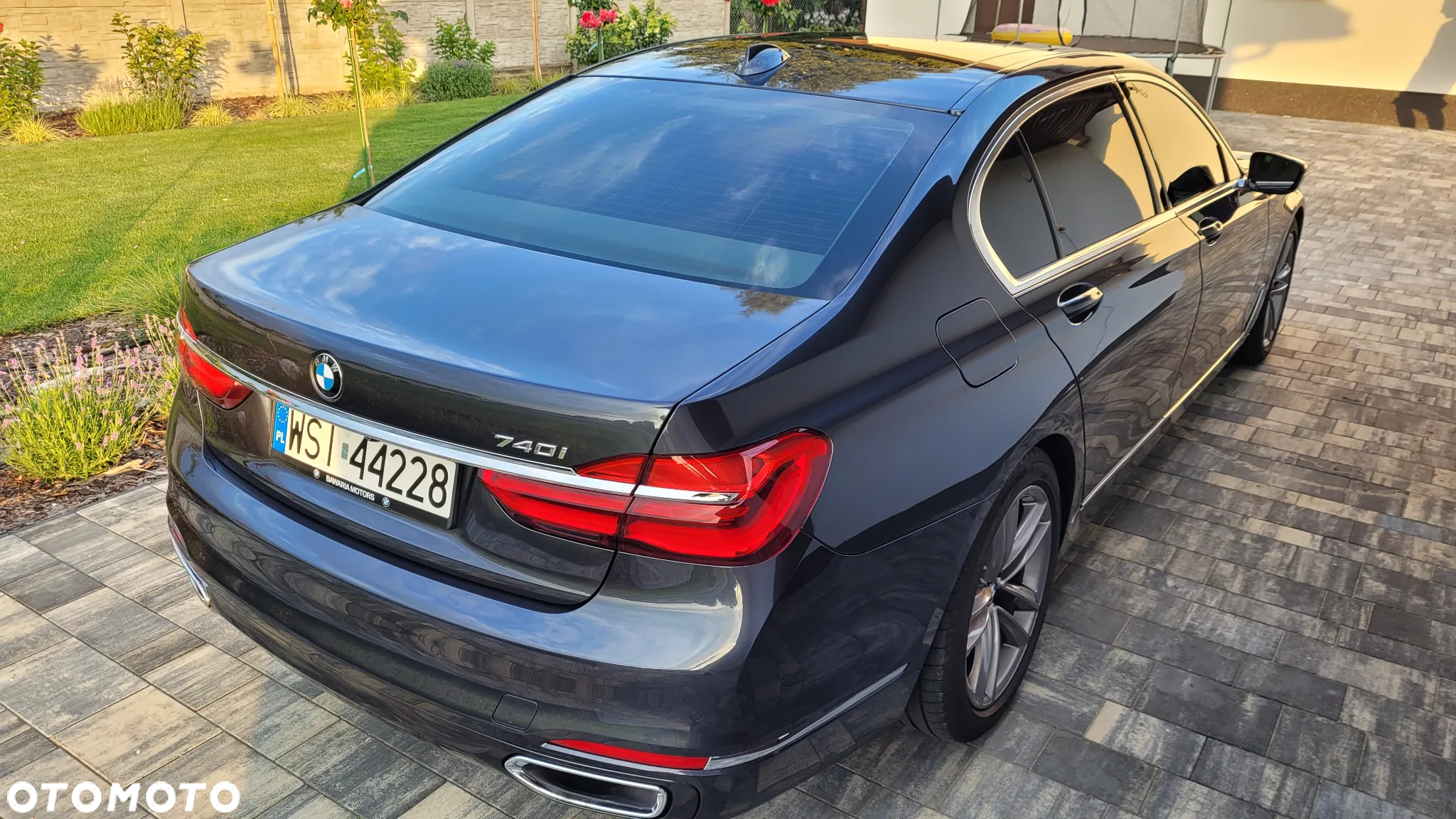 BMW Seria 7 740Li - 14
