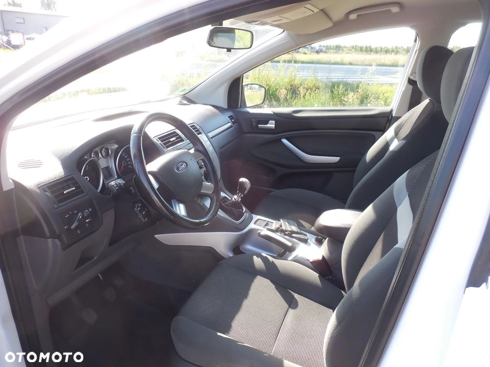 Ford Kuga - 17