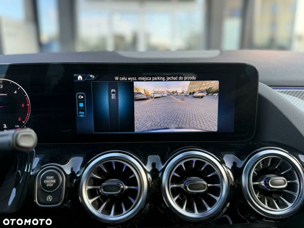 Mercedes-Benz GLA - 17