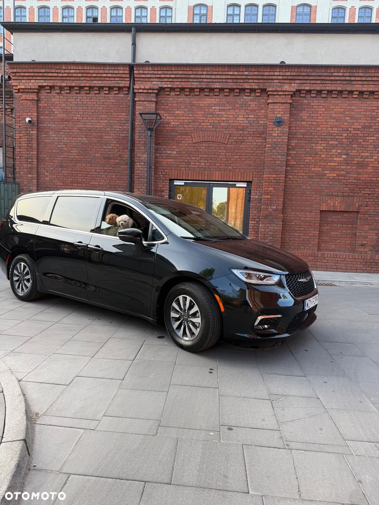 Chrysler Pacifica - 2