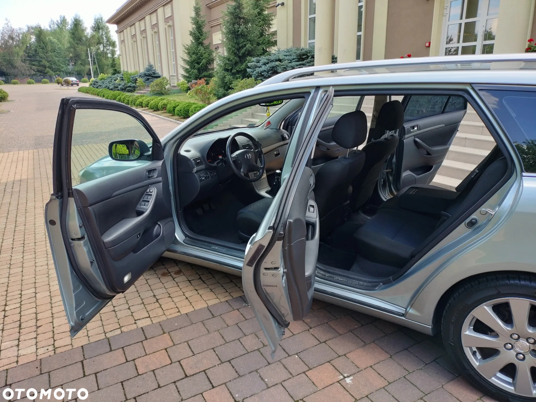 Toyota Avensis 2.0 D-4D Sol+NAVI - 13