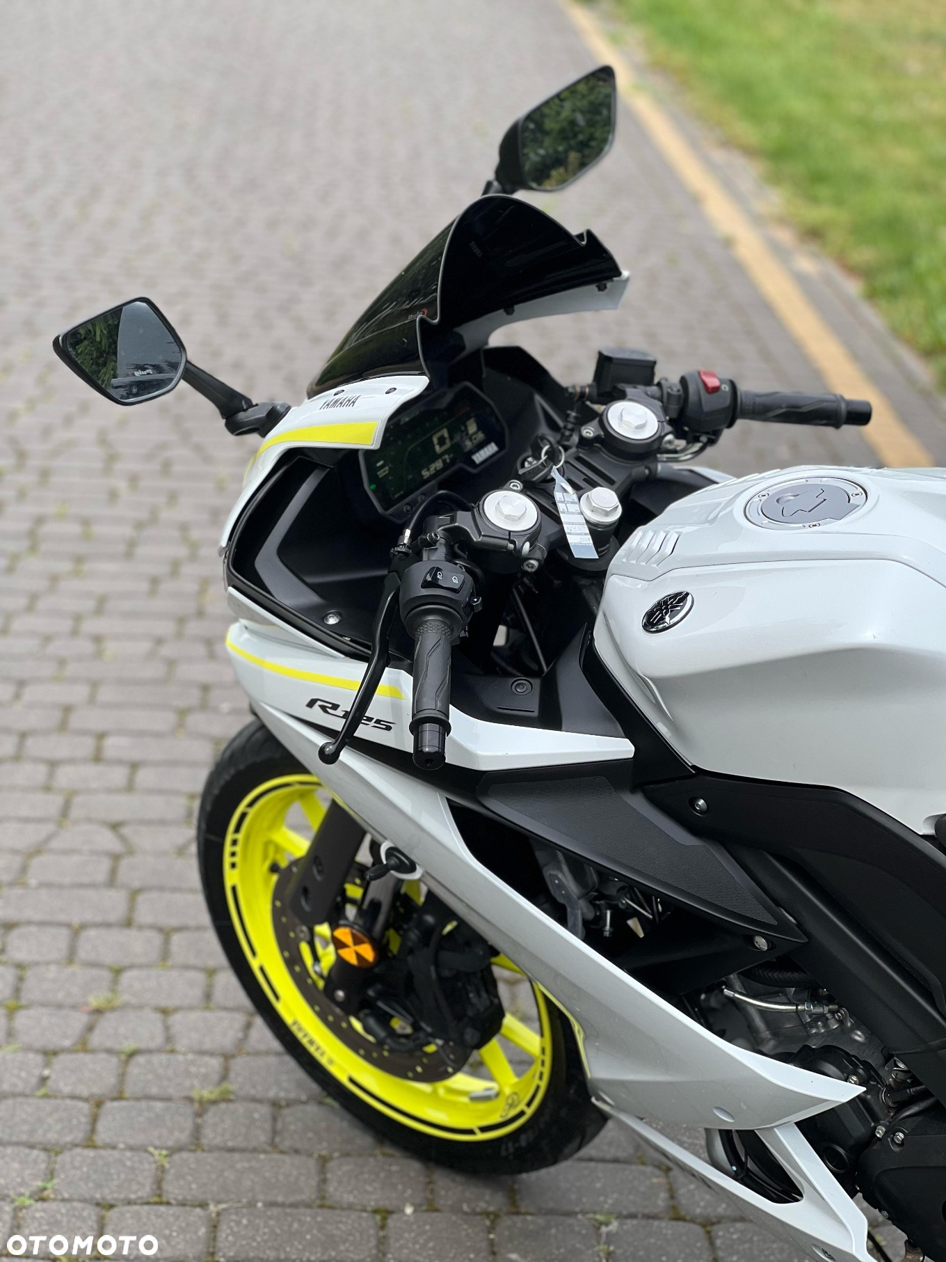 Yamaha R125 - 11