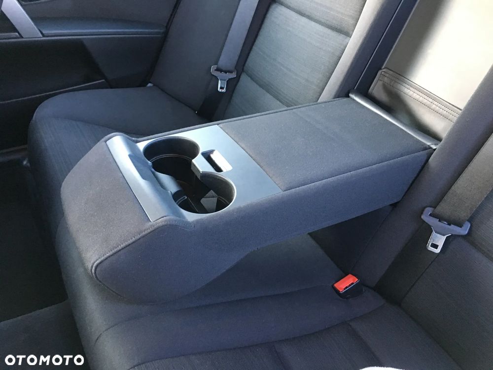 BMW Seria 5 523i - 23