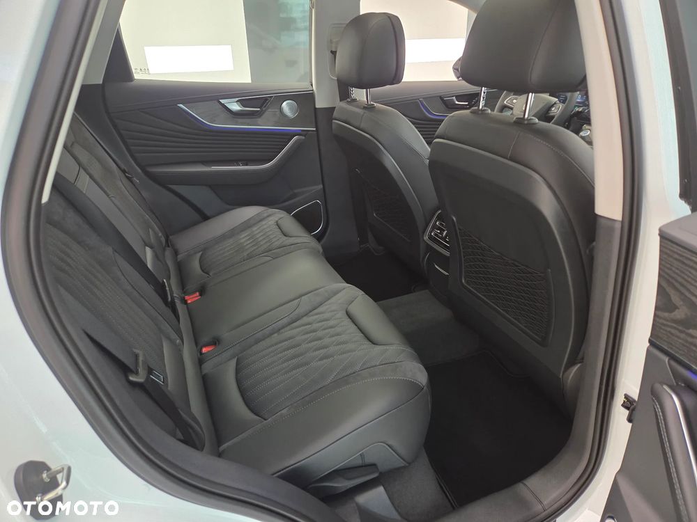 Hongqi HS5 2.0T Executive AWD - 16