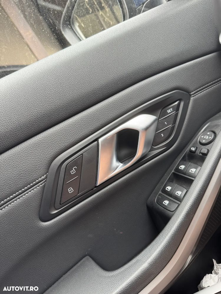 BMW Seria 3 330e Aut. Luxury Line - 16