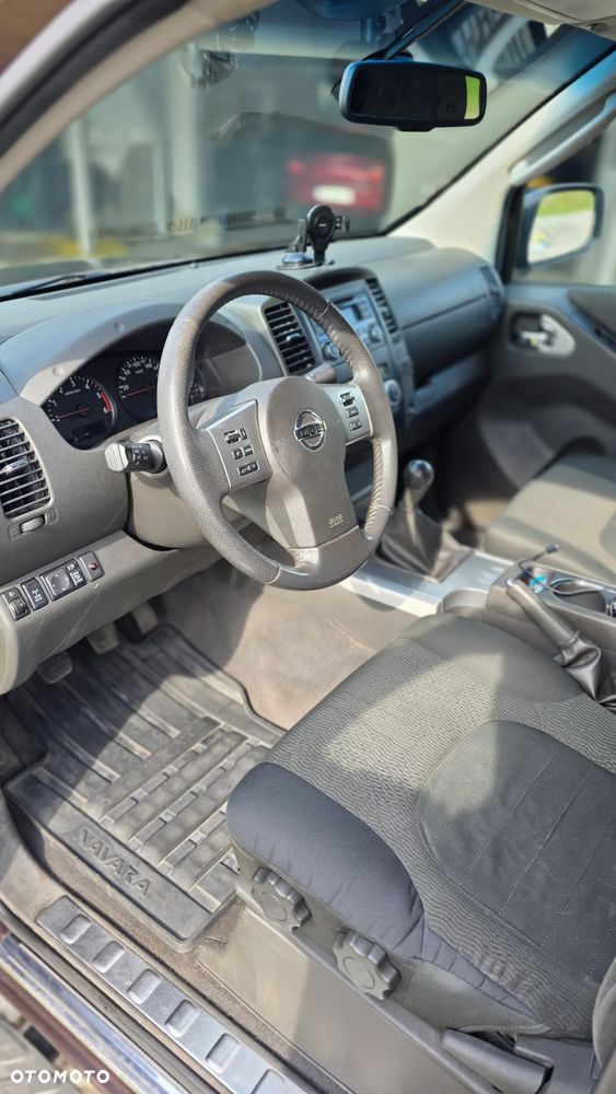 Nissan Navara 2.5 D LE Long EU5 - 8