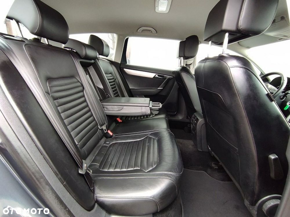 Volkswagen Passat - 15