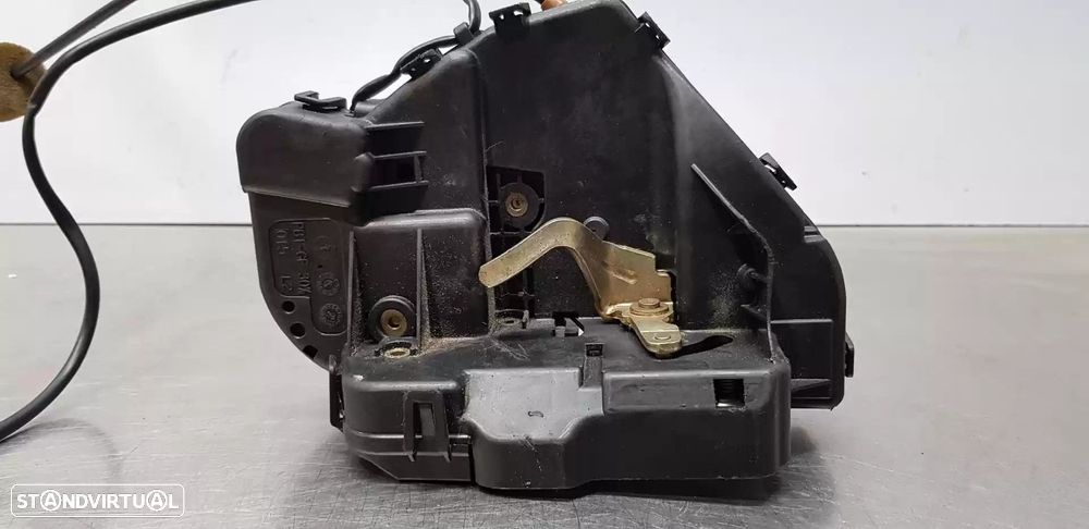 FECHADURA PORTA TRASEIRA ESQUERDA MERCEDES-BENZ CLASSE C 2006 -2037300135 - 4