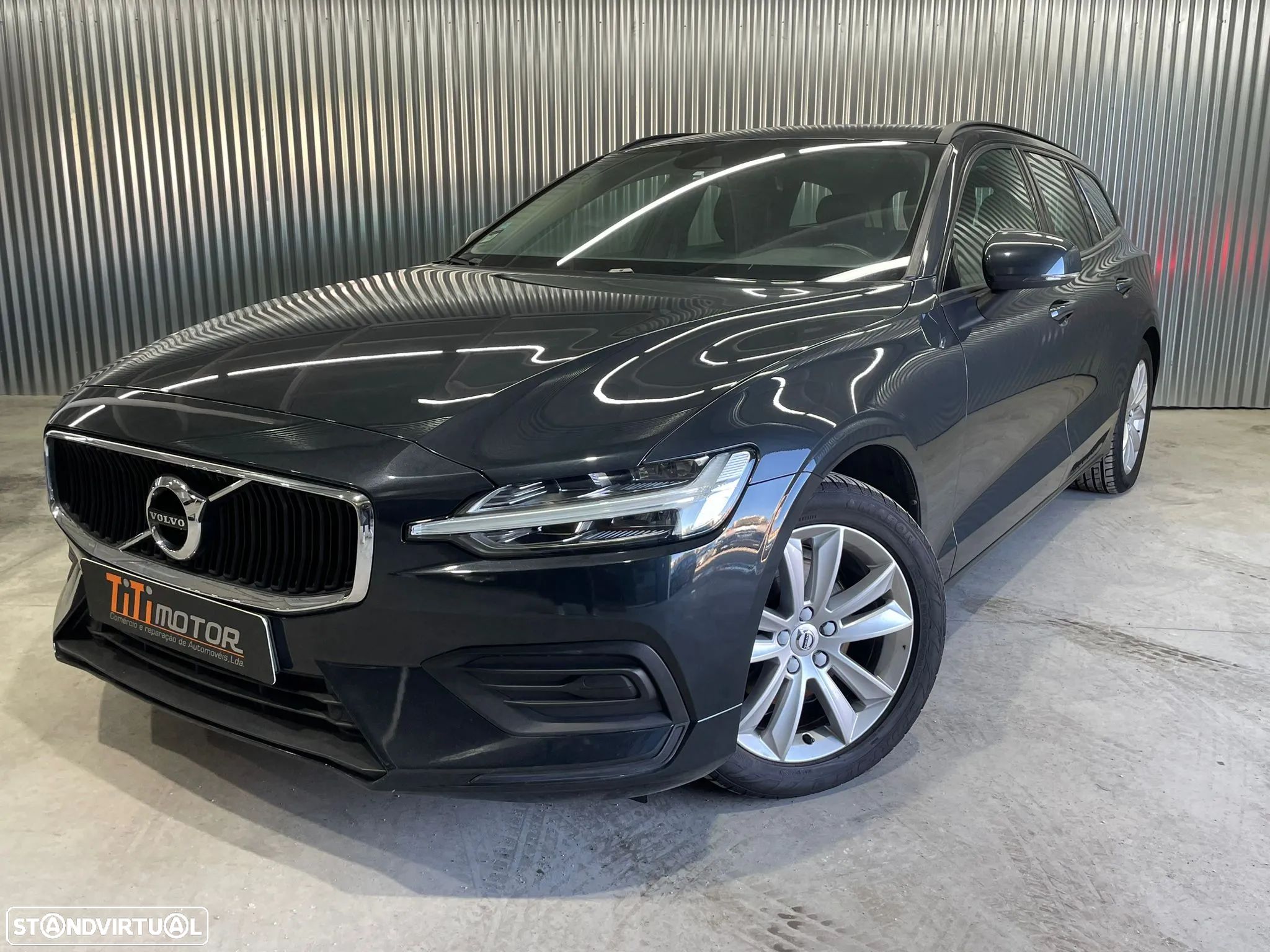 Volvo V60 2.0 D3 Momentum - 1