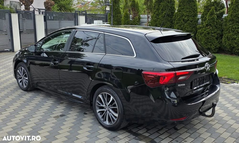 Toyota Avensis - 9