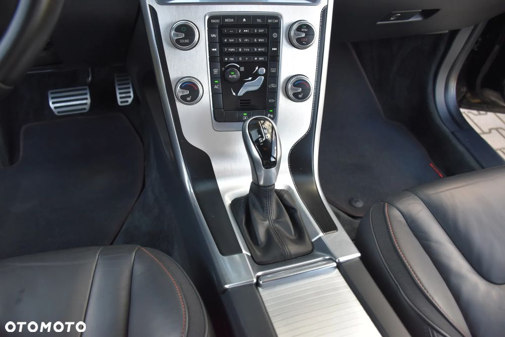 Volvo XC 60 D4 Geartronic Ocean Race - 21
