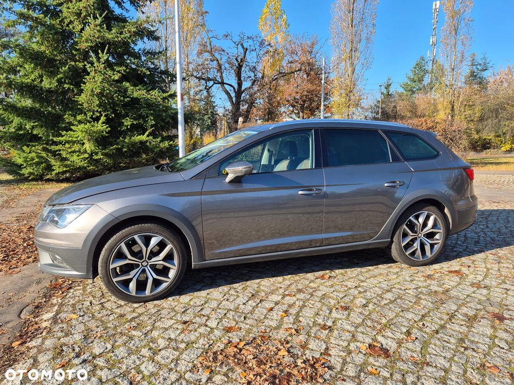 Seat Leon 2.0 TDI DPF Start&Stop DSG XCELLENCE - 3