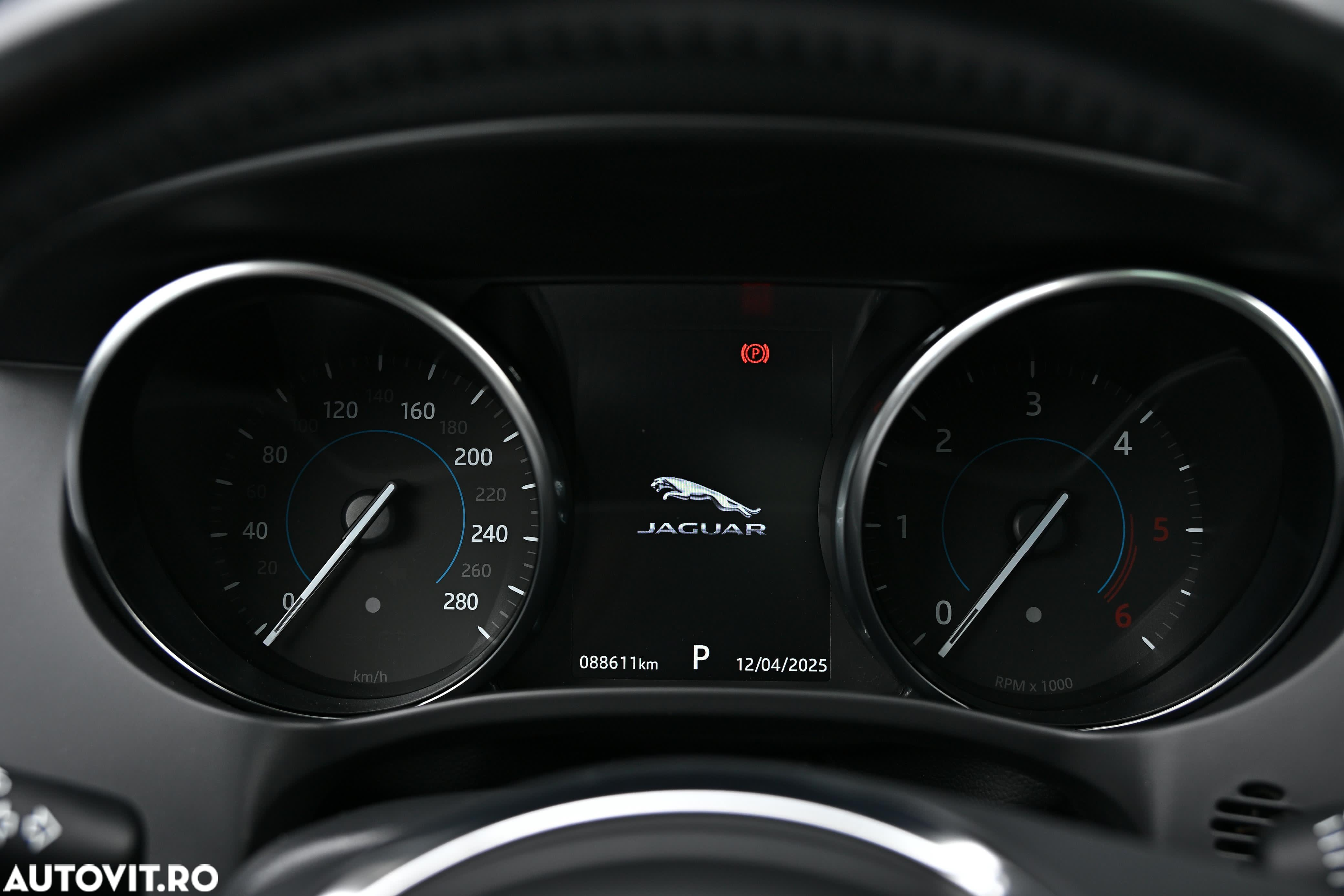 Jaguar F-Pace 20d RWD R-Sport - 39