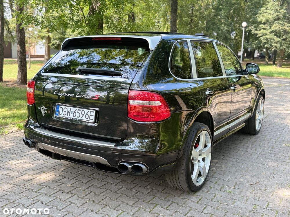 Porsche Cayenne Turbo S - 20