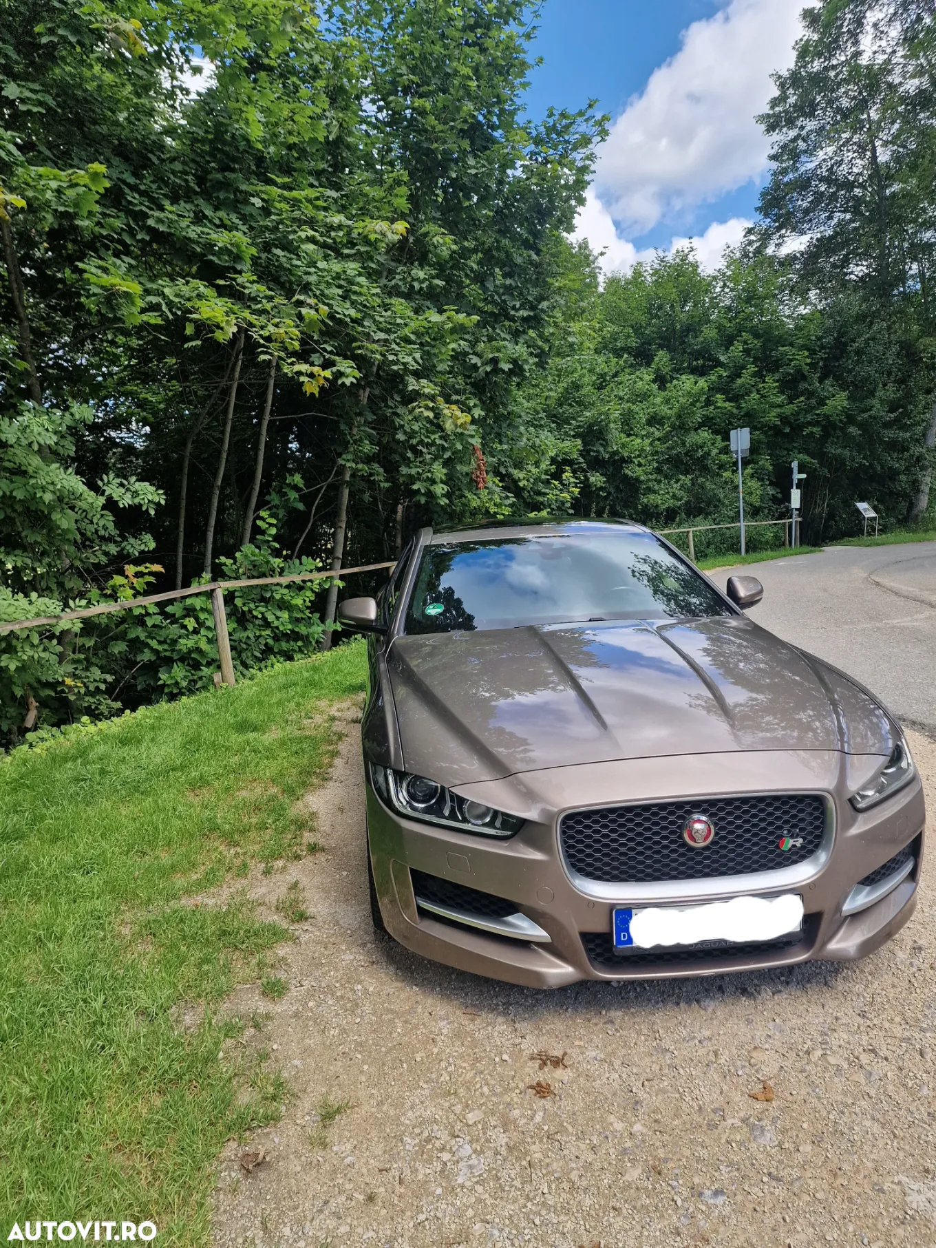 Jaguar XE 20d AWD Aut. R-Sport - 12