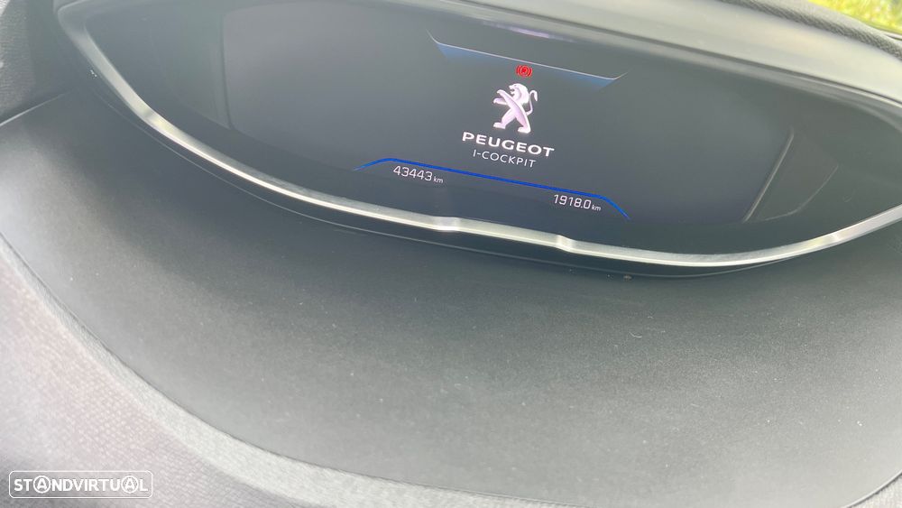 Peugeot 5008 PureTech 130 EAT8 Stop & Start Allure Pack - 8