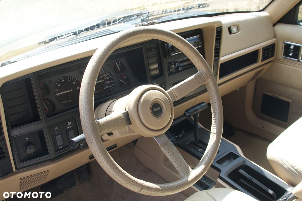 Jeep Cherokee - 9