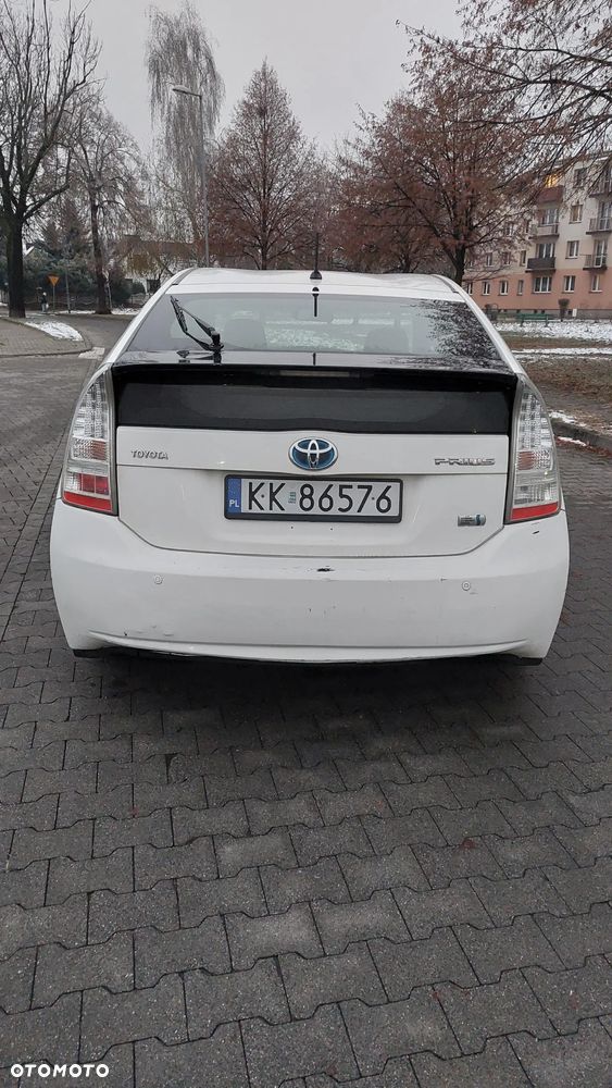 Toyota Prius (Hybrid) - 6
