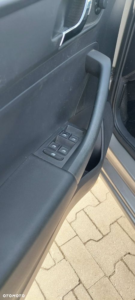 Skoda RAPID 1.2 Ambition - 8