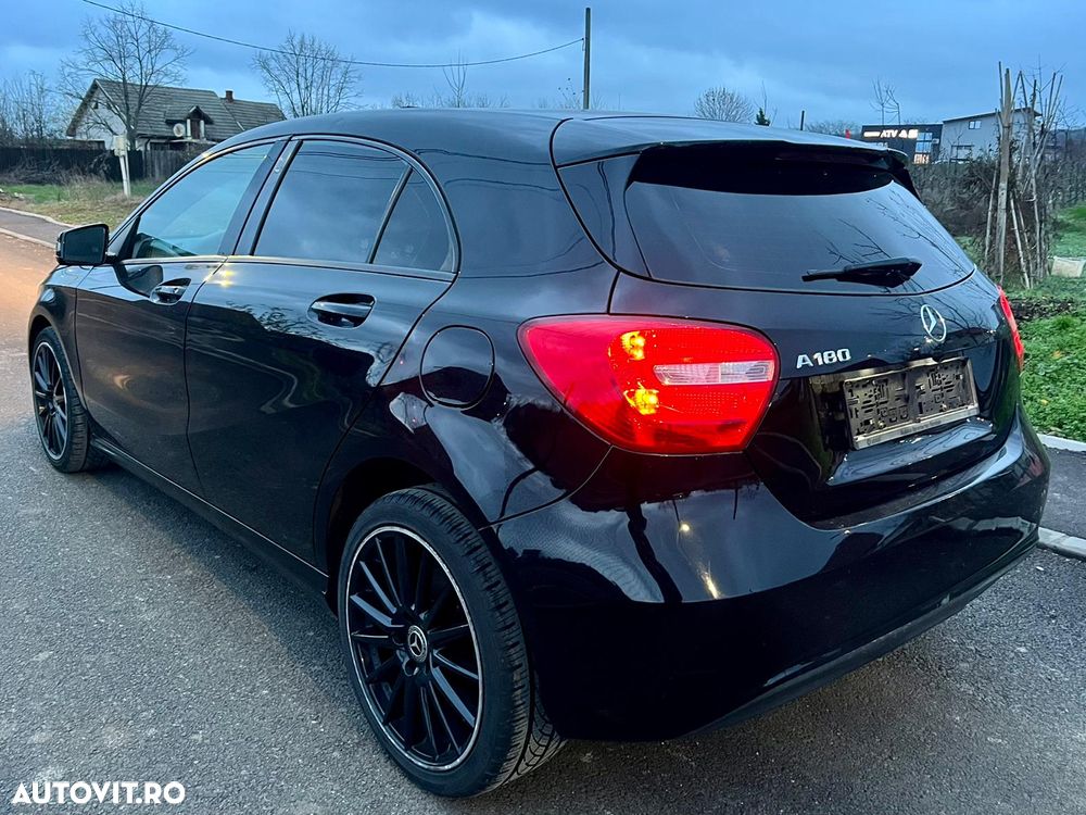 Mercedes-Benz A 180 (BlueEFFICIENCY) Style - 3