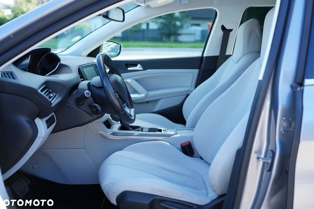 Peugeot 308 SW BlueHDi 150 EAT6 Stop & Start Allure - 19