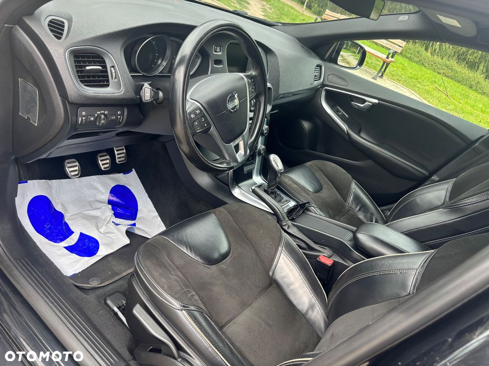 Volvo V40 D2 R-Design - 10