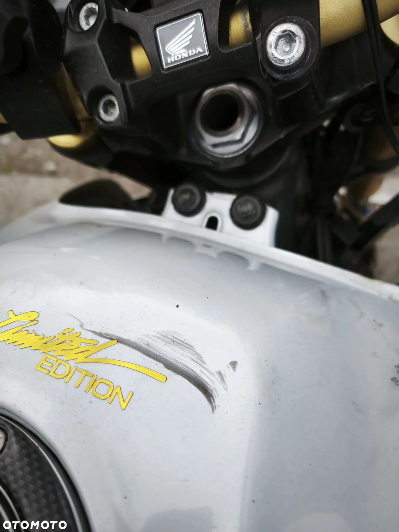 Honda CB - 12