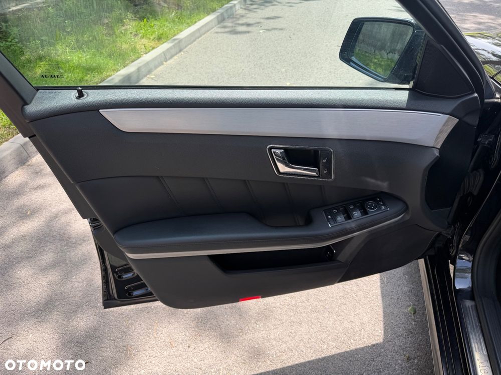Mercedes-Benz Klasa E 350 CDI DPF 4Matic BlueEFFICIENCY 7G-TRONIC Avantgarde - 11