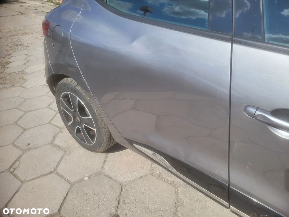 Renault Clio - 11