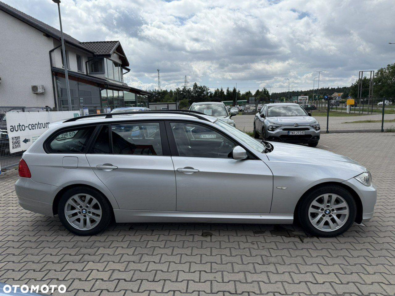 BMW Seria 3 318i Touring - 8