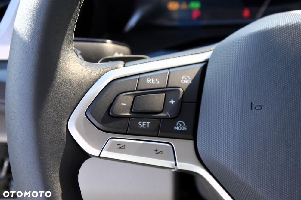 Volkswagen Multivan - 12