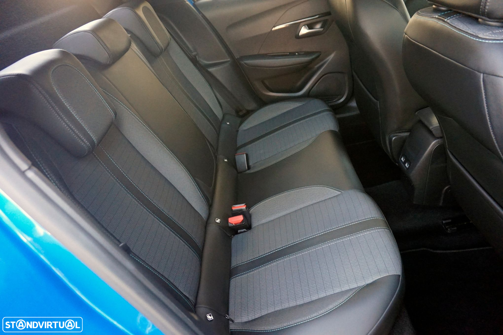 Peugeot 208 1.2 PureTech Allure - 7