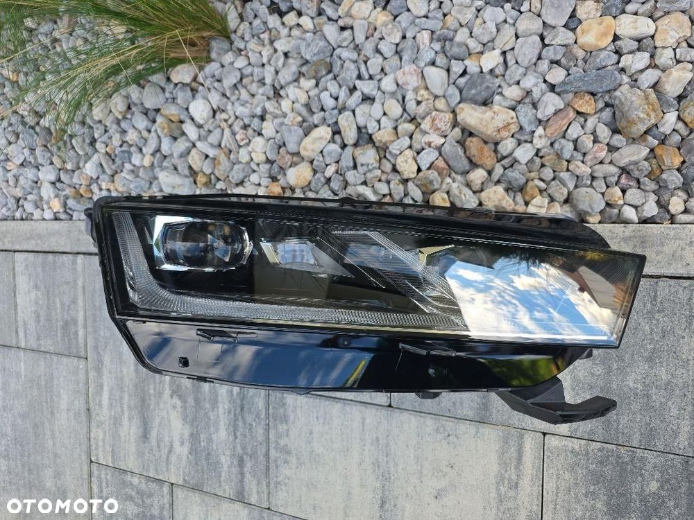 SKODA OCTAVIA 4 IV Lampy Kompletne Full Led Matrix 5E4941015B 5E4941016B - 10