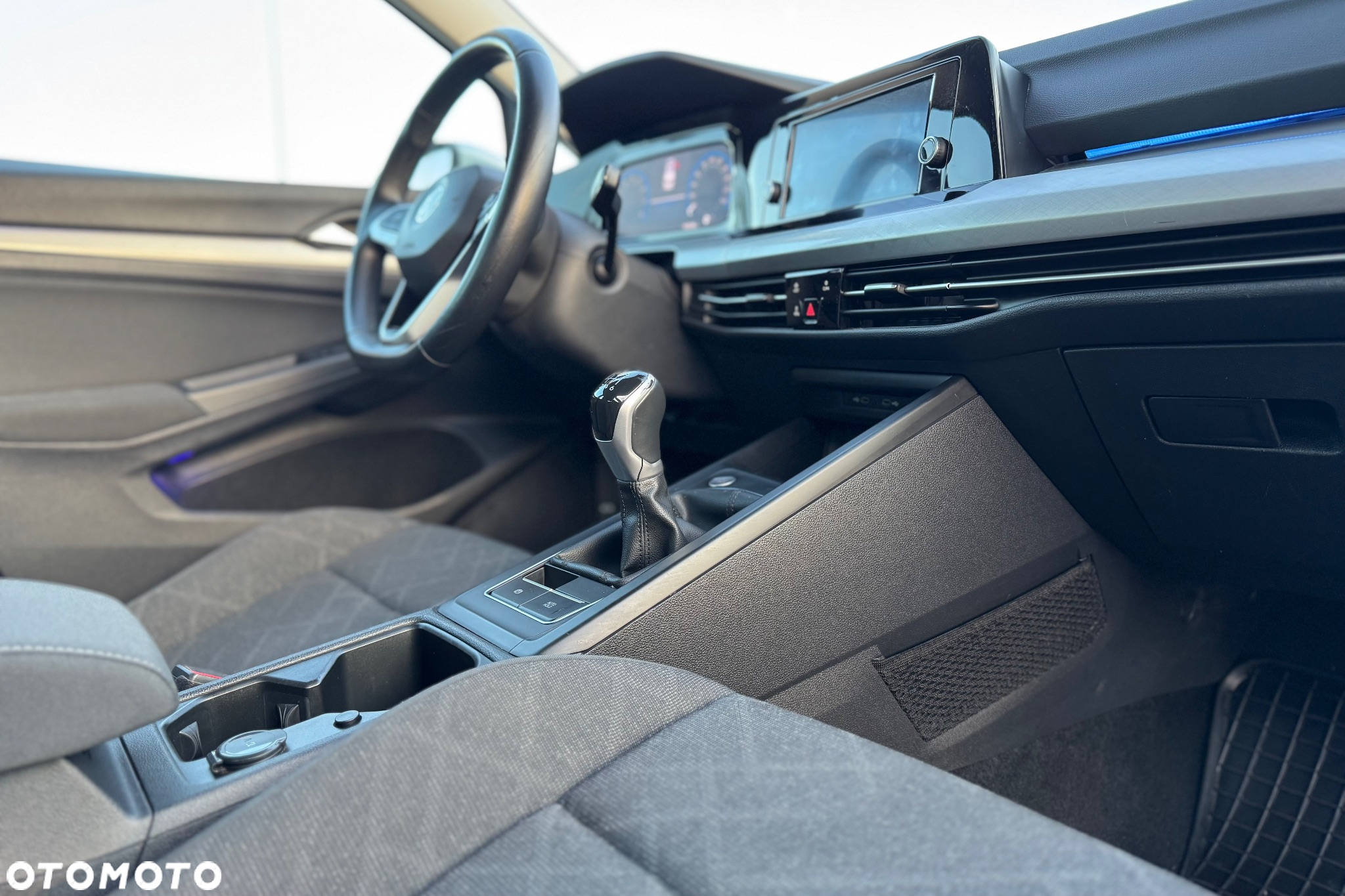Volkswagen Golf VIII 1.5 TSI EVO Life - 30